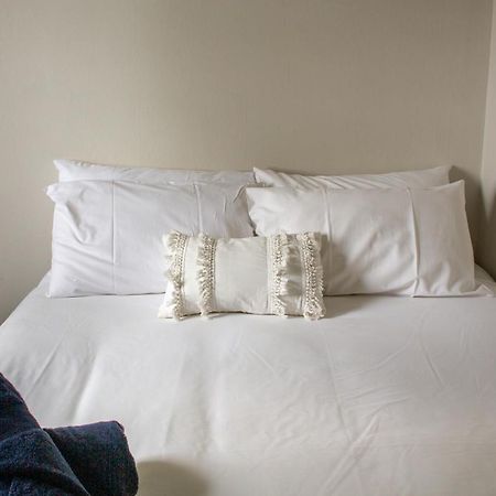Tates Hotel ウィンザー エクステリア 写真