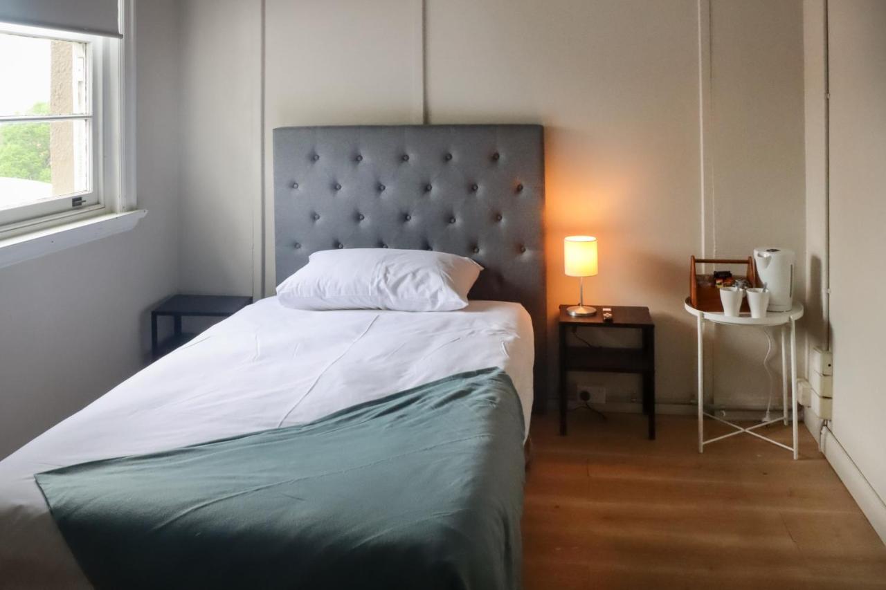 Tates Hotel ウィンザー エクステリア 写真