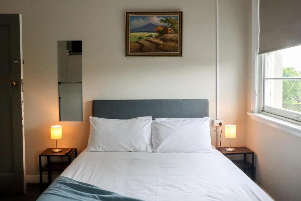 Tates Hotel ウィンザー エクステリア 写真