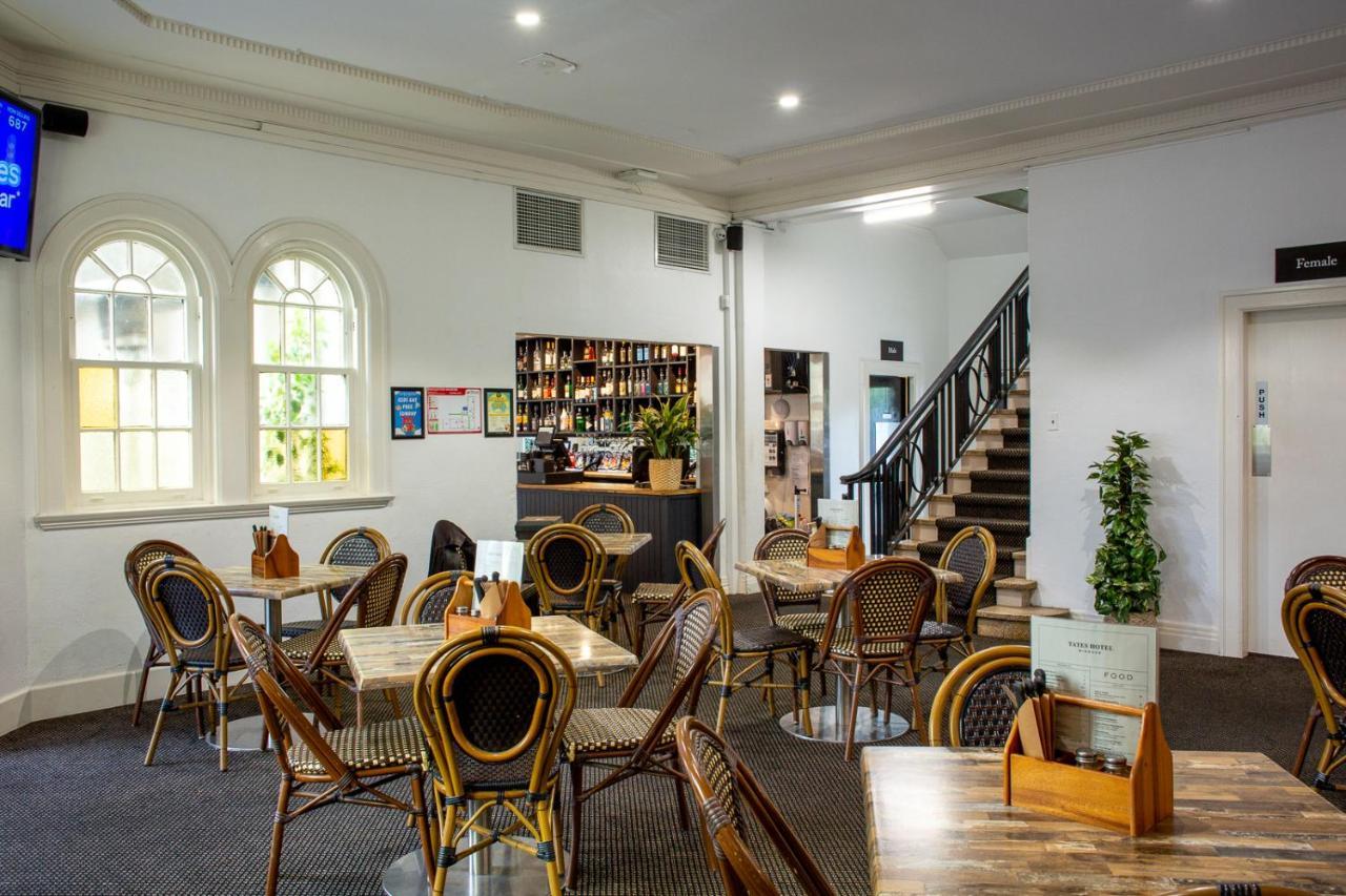 Tates Hotel ウィンザー エクステリア 写真
